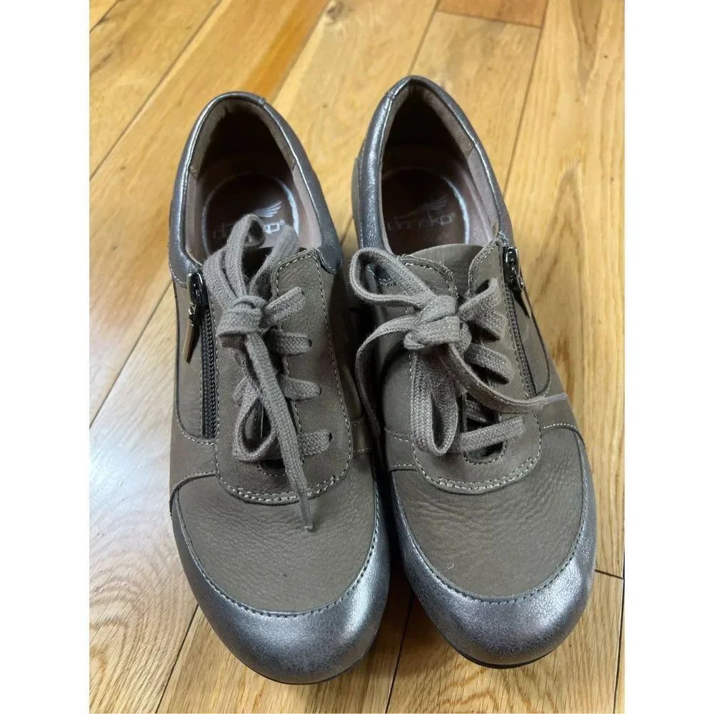 Dansko Womens Brown Clogs Shoes Size 37 US 6.5-7